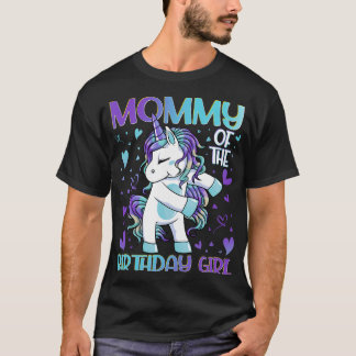 Camiseta Mamãe da Garota de Aniversário Flexibindo Unicórni