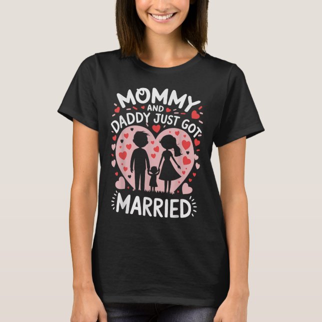 Camiseta Mamãe E Pai Acabaram De Se Casar _4 (Frente)
