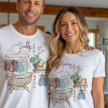 Camiseta Mamãe para ser roupa de bebê do berço de amor<br><div class="desc">Mamãe para ser t-shirt para o seu chá de fraldas, revelação de gênero, anúncio de gravidez, etc. Você pode personalizar o texto para ler que é uma menina ou é um menino, uma mãe para ser ou uma nova mãe, por exemplo. Esta design tem ilustrações temáticas de berçários, incluindo bassinet...</div>