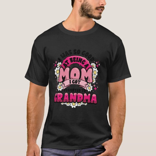 Camiseta Mamãe Promoveu À Avó Nova Avó Mamãe Engraçada Moth (Frente)