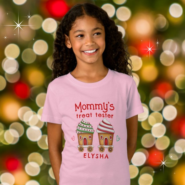 Camiseta Mamãe Treat Tester — Cupcakes de Natal Bonitos (Personalize and make it your own. Available in multiple apparel styles, colors and sizes. )