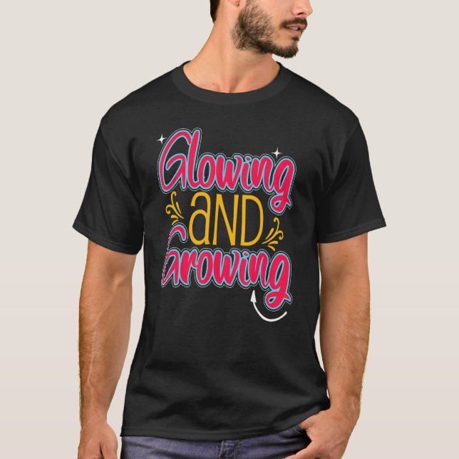 Camiseta Mamães Grávidas E Em Crescimento Amor À Gravidez (Frente)