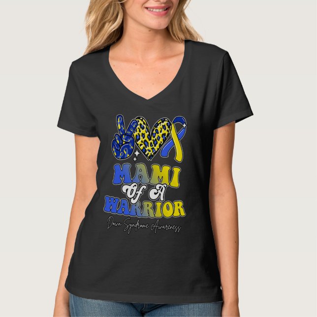 Camiseta Mami Warrior Down Syndrome Awareness Family (Frente)