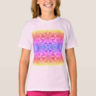 Camiseta Mandala Kaleidoscópica em Azul, Amarelo e Rosa