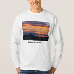 Camiseta Manhã Queimada Sobre Mackinaw