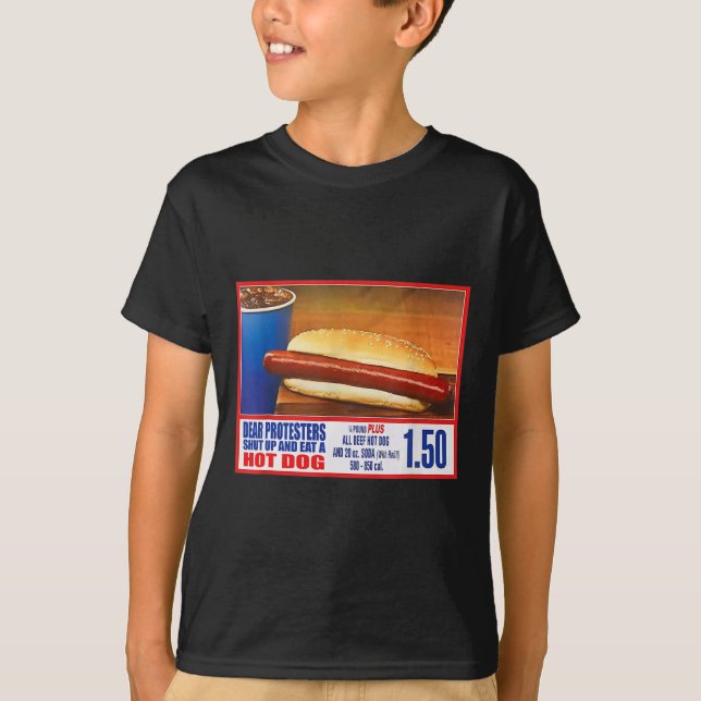 Camiseta Manifestantes Calem a Boca e Comam um Cachorro Que (Frente)