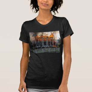 Camiseta Mansão de Antebellum Incêndio erupta o recurso d