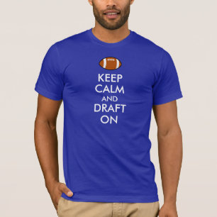 Camiseta Mantenha a calma e o esboço sobre