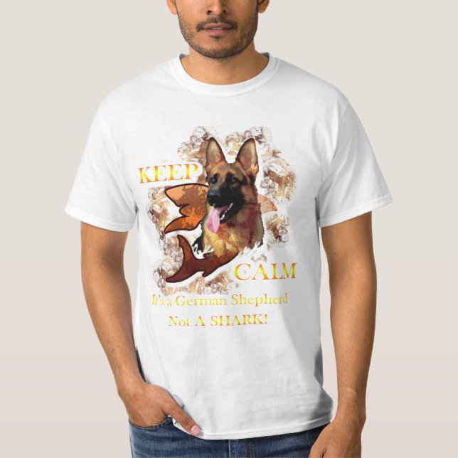 Camiseta Mantenha a calma, ele é um german shepherd, não um (Frente)