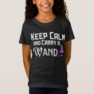 Camiseta Mantenha calma e Carregar uma varinha
