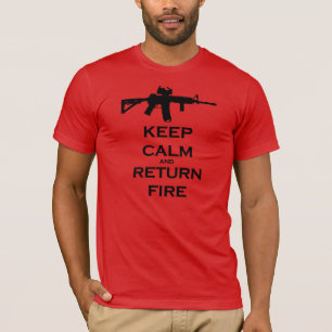 Camiseta Mantenha calmo & o fogo do retorno AR15 abre a