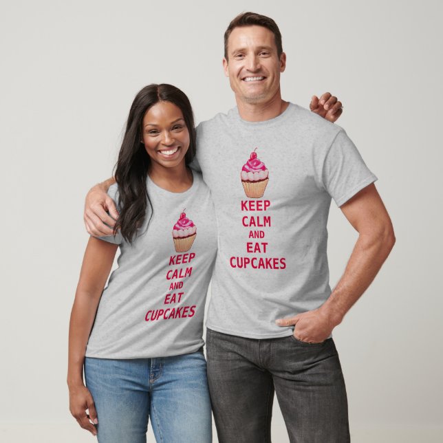 CAMISETA MANTENHA CUPCAKES CALM E COMA (Unissex)