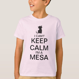 Camiseta Mantenha o t-shirt do gatinho da menina da calma  