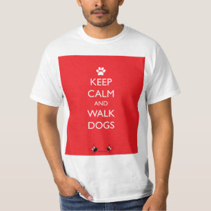 Camiseta Mantenha pata calma e da caminhada dos cães do