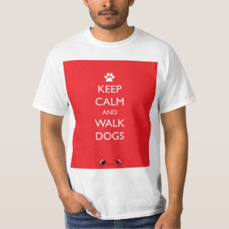 Camiseta Mantenha pata calma e da caminhada dos cães do