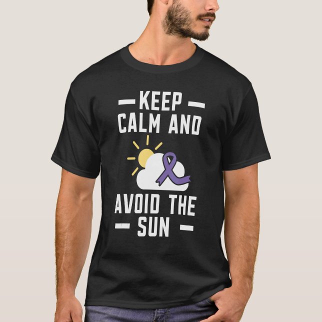 Camiseta Mantenha-Se Calmo E Evite A Sensibilização Do Lúpu (Frente)