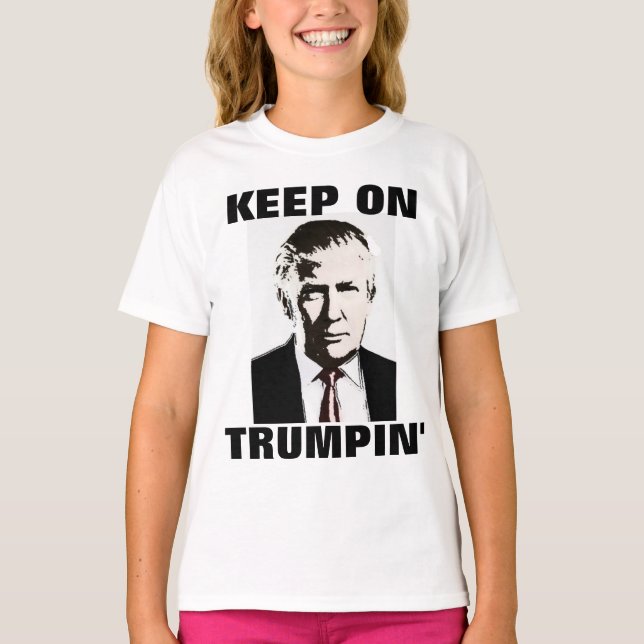 Camiseta MANTENHA-SE EM TRUMPIN, DONALD TRUMP T-Shirts (Frente)