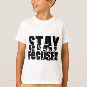 Camiseta Mantenha-se focado na frase motivacional com tipog