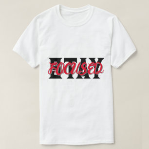 CAMISETA MANTER A TIPOGRAFIA CONCENTRADA