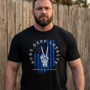 Camiseta Mão de Esqueleto com Bandeira dos EUA e L