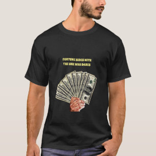 Camiseta mão segurando notas de cem dólares arte do dinheir