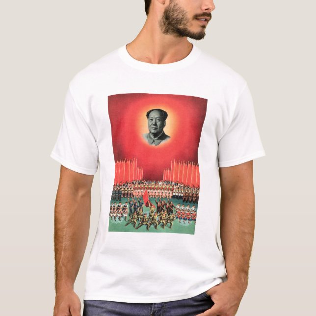 Camiseta Mao Zedong - "O Oriente é Vermelho" - Propaganda c (Frente)