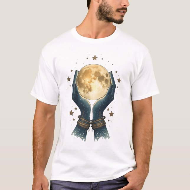 Camiseta Mãos Celestiais Segurando a Lua – Espiritual Boho  (Frente)
