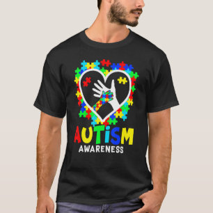 Camiseta Mãos de Conscientização do Autismo no Coração Peça