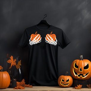 Camiseta Mãos do Esqueleto Segurando Pumpkins Halloween