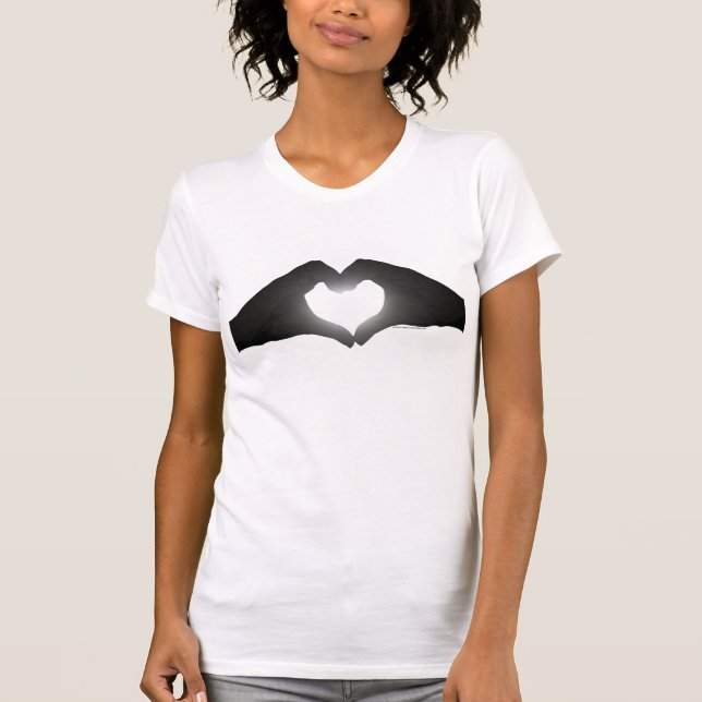 Camiseta Mãos em forma de coração Silhueta (Frente)