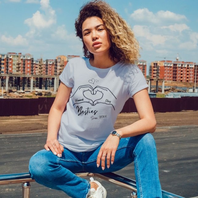 Camiseta Mãos Personalizadas Formando Esboço de Amizade Cor (Criador carregado)