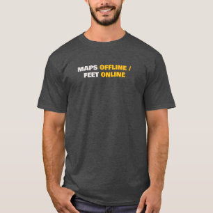 Camiseta Mapas Offline Pés Online Texto Mínimo