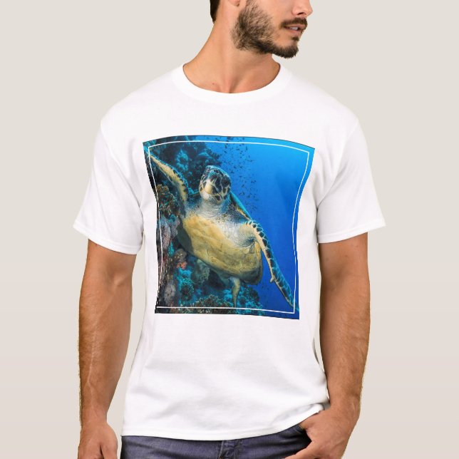 Camiseta Mar Vermelho da tartaruga de mar verde | (Frente)