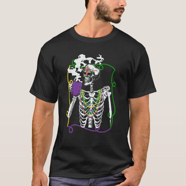 Camiseta Mardi Gras Skeleton Drinking Coffee Mask Beads Fat (Frente)