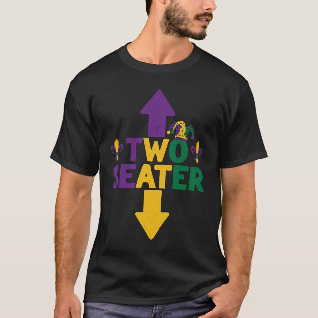 Camiseta Mardi Gras Two Seater  Adult Humor Mardi Gras Men (Frente)