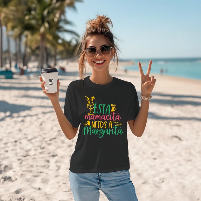 Camiseta Margarita Humor "Esta Mamacita Precisa De Uma Marg (Criador carregado)