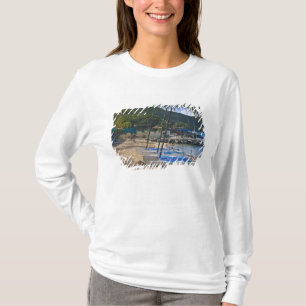 Camiseta Margem da praia no Leverick Bay Resort & Marina,