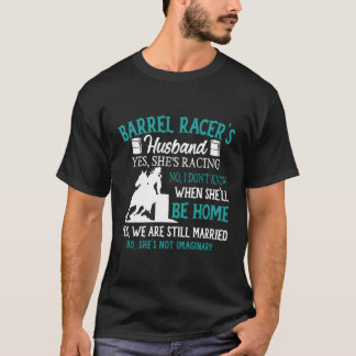 Camiseta Marido De Barrel Racer Sim Ela Está Correndo Rodei