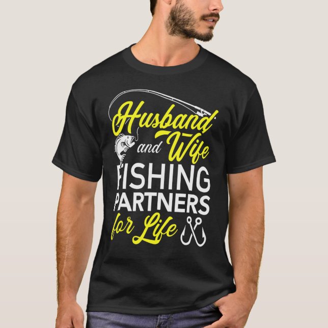 Camiseta Marido E Parceiros De Pesca Esposa Para Pescadores (Frente)