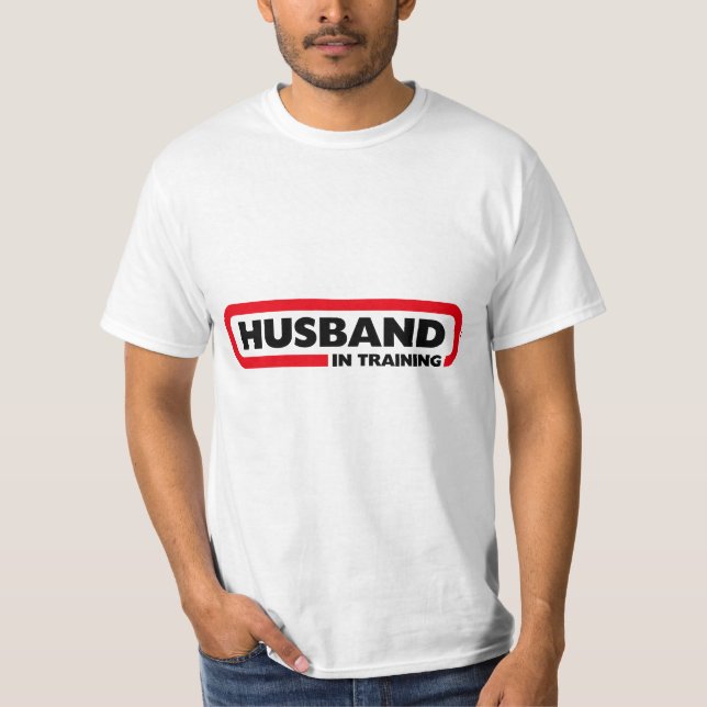 Camiseta Marido Em Formação - Humor Dia de os namorados (Frente)
