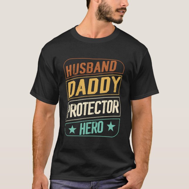 Camiseta Marido Papai Protetor Herói Dia dos Pais Camo Amer (Frente)