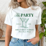 Camiseta Martinis & Matrimony Festa de solteira<br><div class="desc">Este design apresenta um texto moderno e ousado com cocktails desenhados à mão e um tema de martini verde.</div>