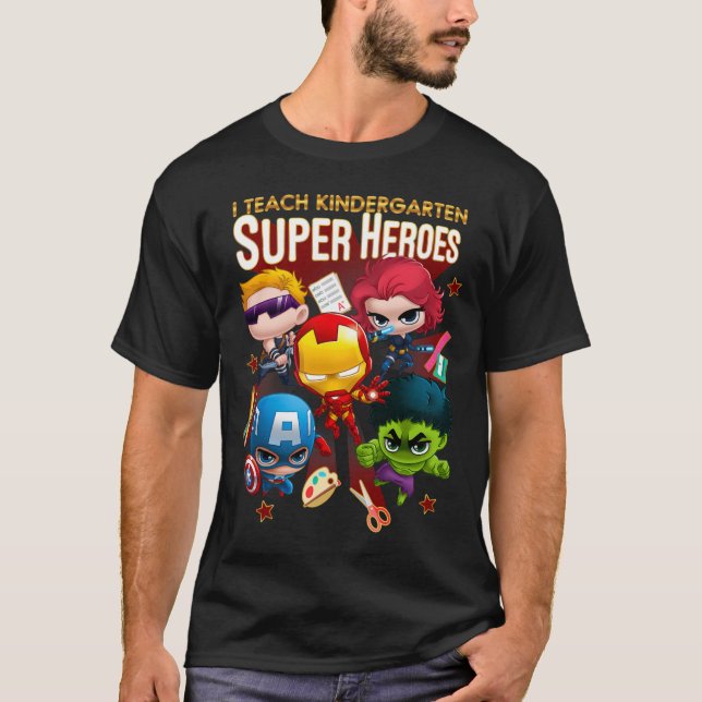 Camiseta Marvel Group Atirou No Jardim Infantil Super Heroe (Frente)