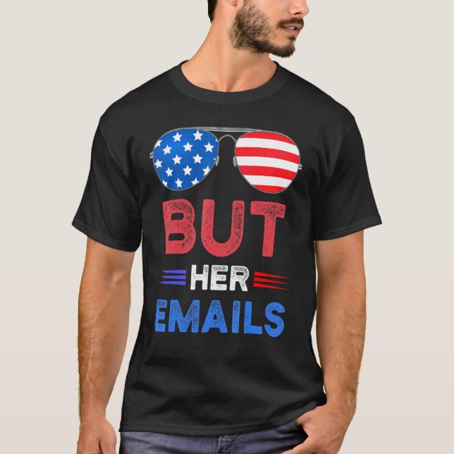 Camiseta Mas Seus Emails Com Óculos De Sol (Frente)