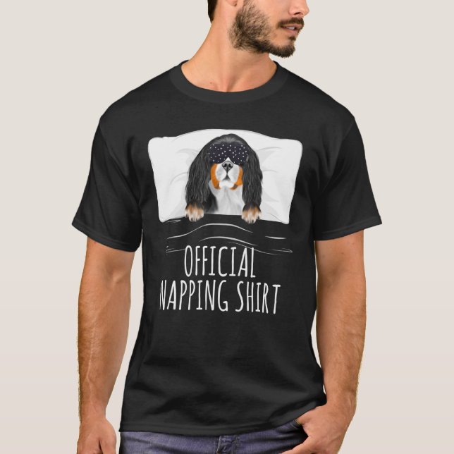 Camiseta Máscara Dormindo Cavalier Rei Charles Spaniel Offi (Frente)