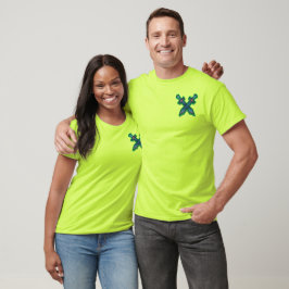Camiseta Masculina com Bolso e Remendo de Espadas
