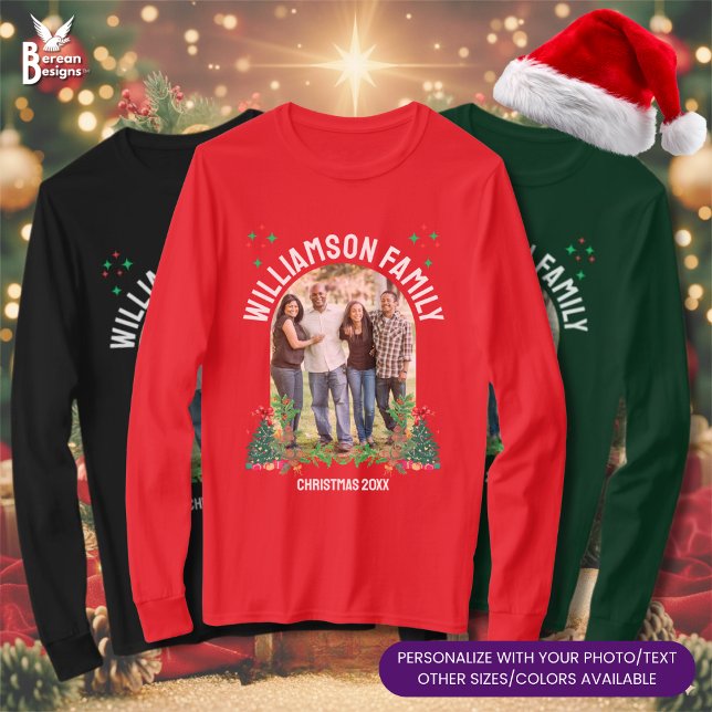 Camiseta Matching CHRISTMAS FAMILY Photo Group (Cozy matching family Christmas pajama shirt w/ customizable photo and name. Ideal for all the family)
