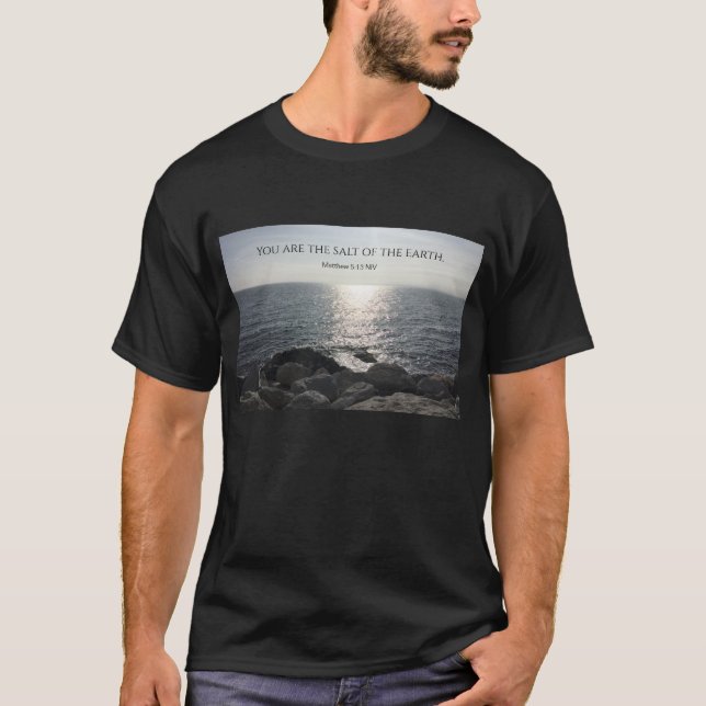 Camiseta Matthew 5:13 Você é o sal do negro da Terra (Frente)