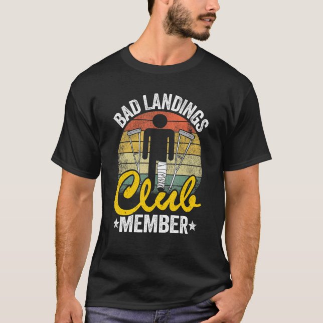 Camiseta Mau Membro do Clube de Aterros Começa Bem Ferido Q (Frente)