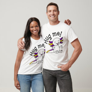 Camiseta Me abraça! Axolotl em cores do Orgulho Intersexual